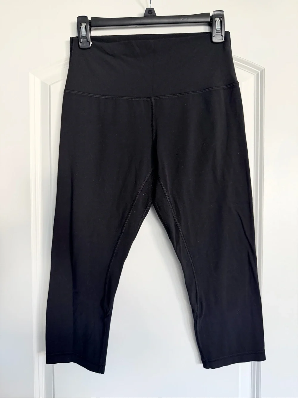 lululemon athletic Black Cropped Leggings - Comfortable Active Bottoms